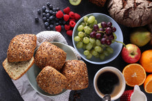 Lade das Bild in den Galerie-Viewer, 4 Mehrkorn-Brötchen zum Aufbacken